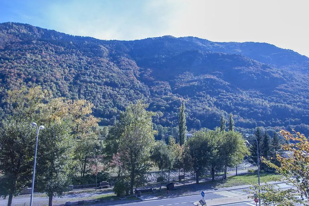 Ostau Dera Nheu Hotel Les 2*,